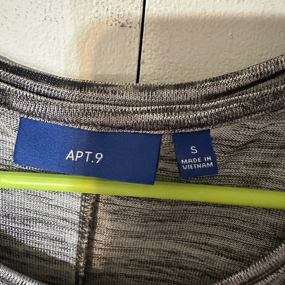 Grey Blouse Tank Shirt - Picture 3 of 3